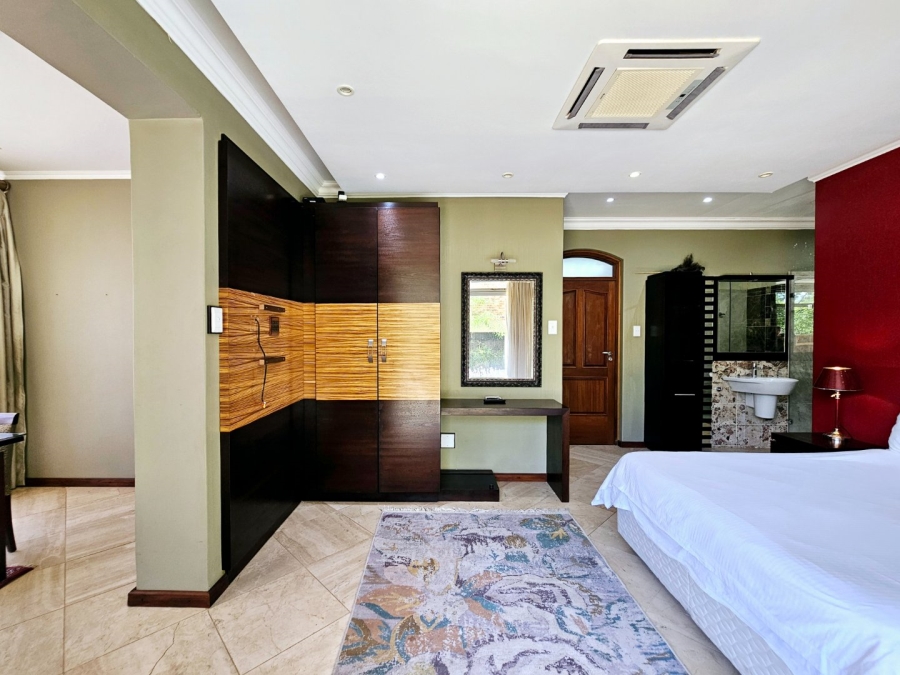 8 Bedroom Property for Sale in Waverley Free State